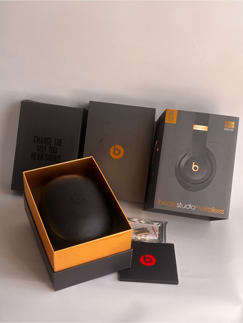 Beats Studio3 Wireless Headphones Case And Box
